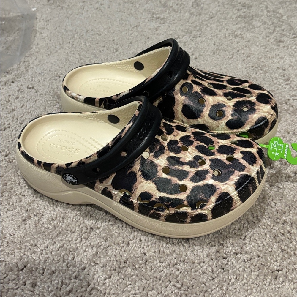 NWT baya platform crocs - Picture 2 of 5